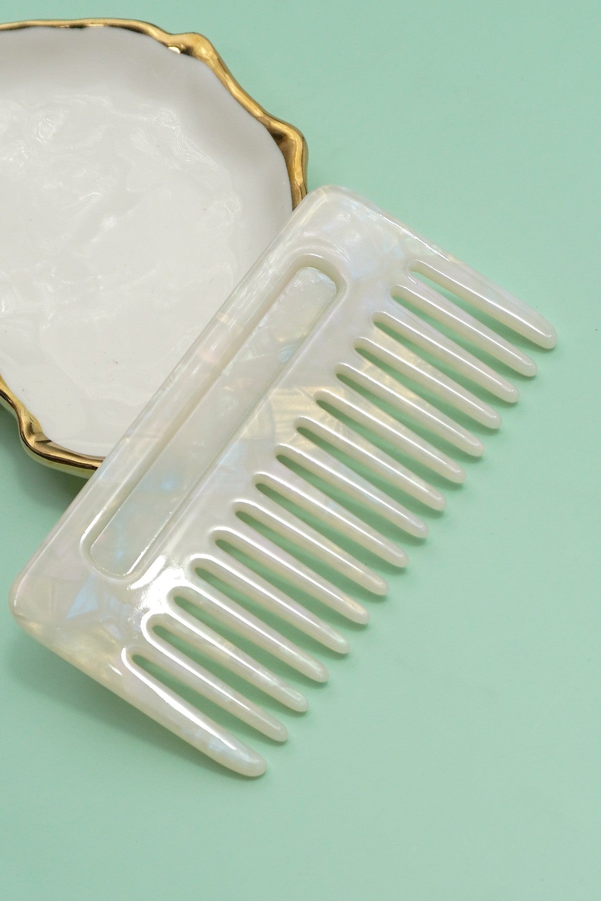 Regina Wide Tooth Comb